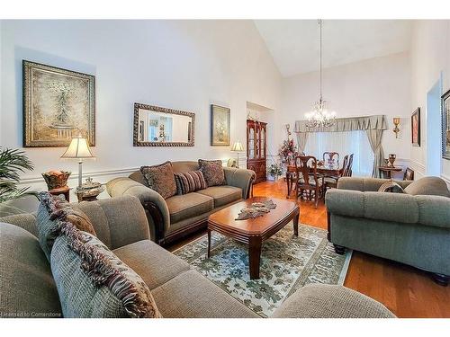 88 Cabriolet Crescent, Ancaster, ON - Indoor Photo Showing Living Room