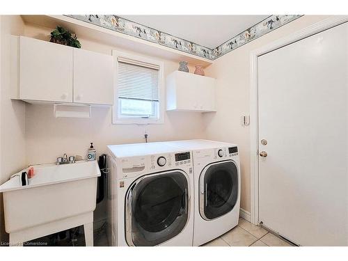 88 Cabriolet Crescent, Ancaster, ON - Indoor Photo Showing Laundry Room