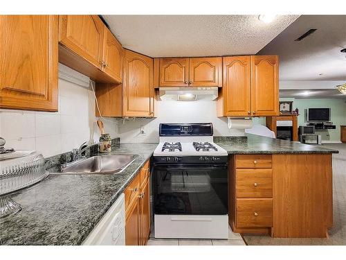 88 Cabriolet Crescent, Ancaster, ON - Indoor Photo Showing Kitchen