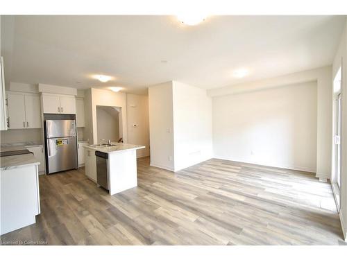 48-40 Zinfandel Drive, Hamilton, ON - Indoor Photo Showing Kitchen