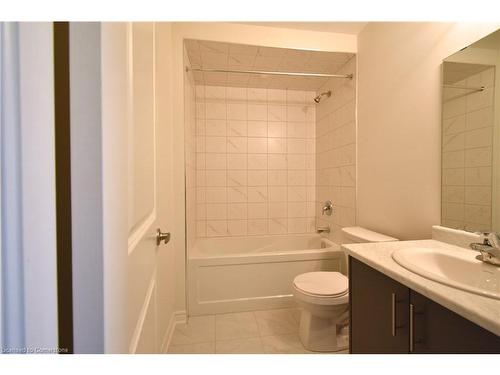 48-40 Zinfandel Drive, Hamilton, ON - Indoor Photo Showing Bathroom