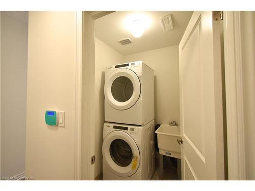 48-40 Zinfandel Drive, Hamilton, ON - Indoor Photo Showing Laundry Room