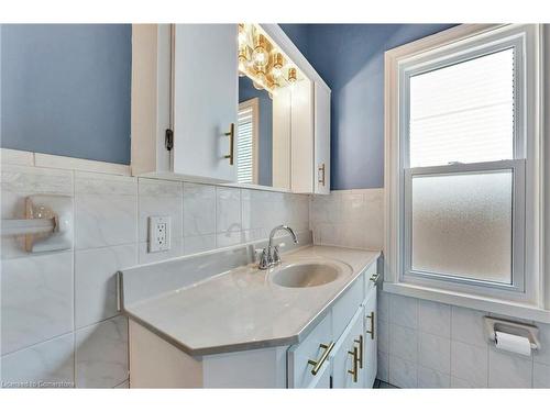 167 William Street, Brantford, ON - Indoor Photo Showing Bathroom