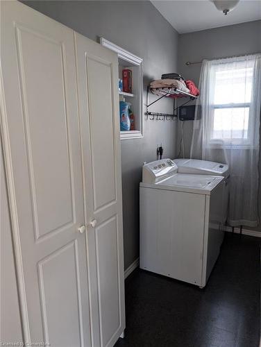 74 East 18Th Street, Hamilton, ON - Indoor Photo Showing Laundry Room