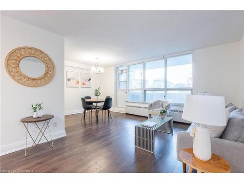 212-45 Southport Street, Toronto, ON - Indoor Photo Showing Living Room