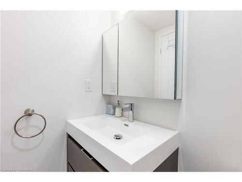 212-45 Southport Street, Toronto, ON - Indoor Photo Showing Bathroom