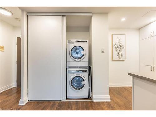 212-45 Southport Street, Toronto, ON - Indoor Photo Showing Laundry Room