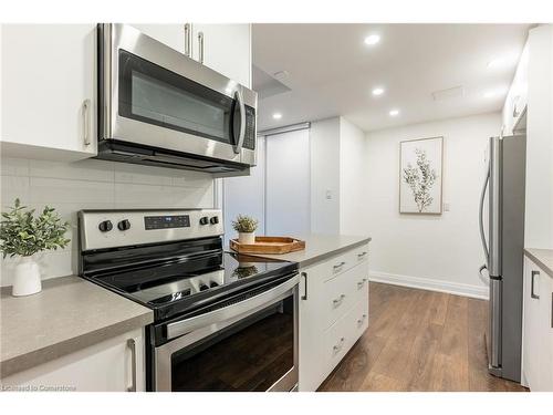 212-45 Southport Street, Toronto, ON - Indoor Photo Showing Kitchen