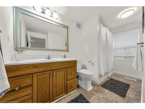 19 Railway Street, Hamilton, ON - Indoor Photo Showing Bathroom