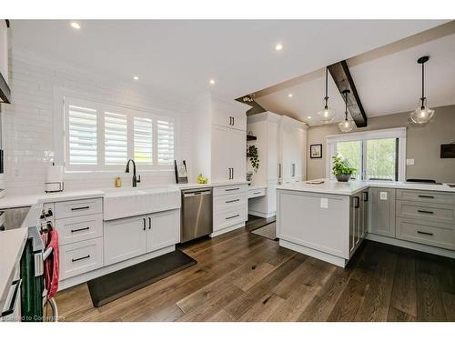 56 Napa Lane, Stoney Creek, ON - Indoor Photo Showing Kitchen With Upgraded Kitchen