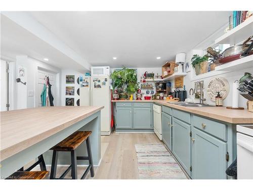 18 South Main Street, Thorold, ON - Indoor Photo Showing Kitchen With Double Sink