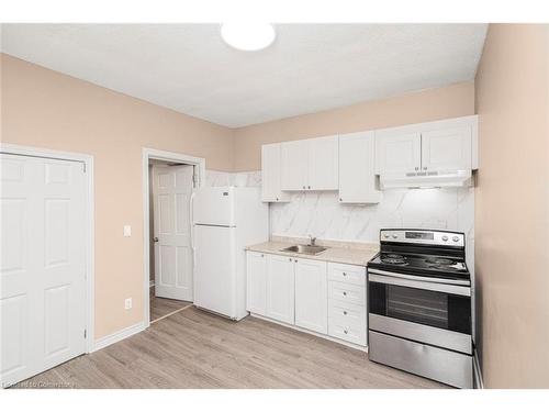 333 Britannia Avenue, Hamilton, ON - Indoor Photo Showing Kitchen