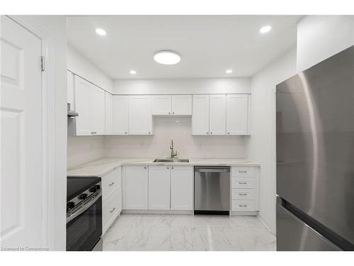 333 Britannia Avenue, Hamilton, ON - Indoor Photo Showing Kitchen