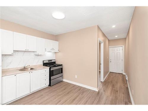 333 Britannia Avenue, Hamilton, ON - Indoor Photo Showing Kitchen