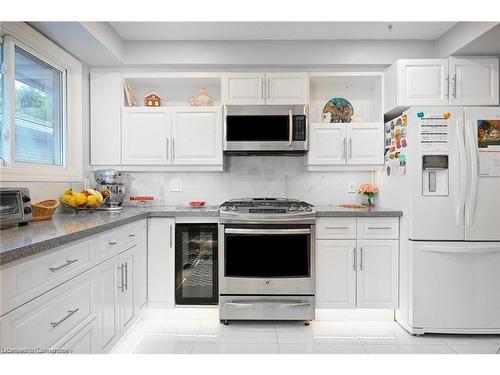 805 Stone Church Road E, Hamilton, ON - Indoor Photo Showing Kitchen