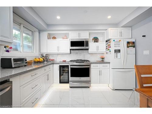 805 Stone Church Road E, Hamilton, ON - Indoor Photo Showing Kitchen