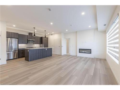 107-123 Lincoln Street, Welland, ON - Indoor Photo Showing Kitchen With Stainless Steel Kitchen With Upgraded Kitchen