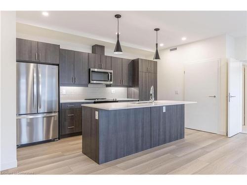 107-123 Lincoln Street, Welland, ON - Indoor Photo Showing Kitchen With Stainless Steel Kitchen With Upgraded Kitchen