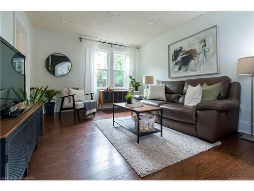 40 Hess Street N, Hamilton, ON - Indoor Photo Showing Living Room