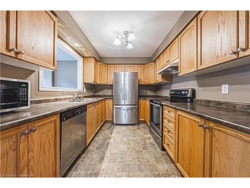 4-124 College Street, Smithville, ON - Indoor Photo Showing Kitchen