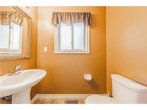 4-124 College Street, Smithville, ON - Indoor Photo Showing Bathroom