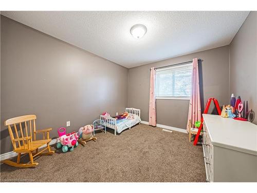 4-124 College Street, Smithville, ON - Indoor Photo Showing Bedroom