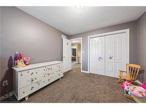 4-124 College Street, Smithville, ON - Indoor Photo Showing Bedroom