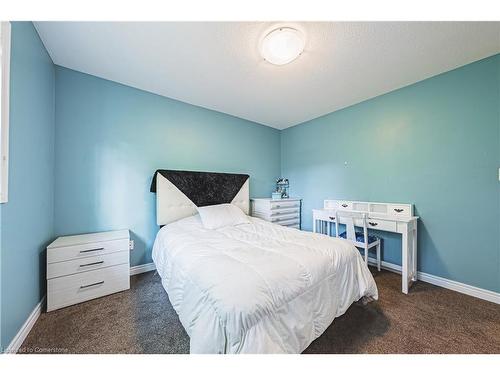 4-124 College Street, Smithville, ON - Indoor Photo Showing Bedroom