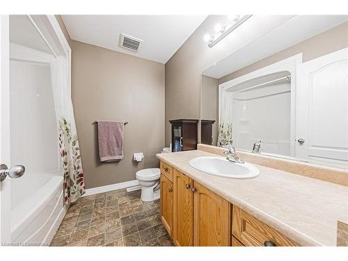 4-124 College Street, Smithville, ON - Indoor Photo Showing Bathroom