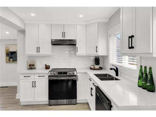 274 Margaret Avenue, Stoney Creek, ON - Indoor Photo Showing Kitchen With Stainless Steel Kitchen With Double Sink With Upgraded Kitchen