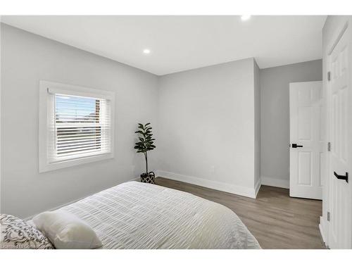 274 Margaret Avenue, Stoney Creek, ON - Indoor Photo Showing Bedroom