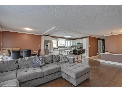 1326 Consort Crescent, Burlington, ON - Indoor Photo Showing Living Room