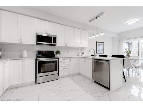 278 Fasken Court, Milton, ON - Indoor Photo Showing Kitchen