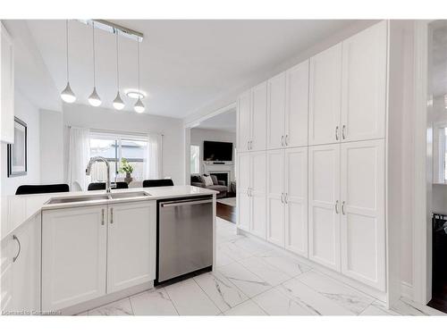 278 Fasken Court, Milton, ON - Indoor Photo Showing Kitchen