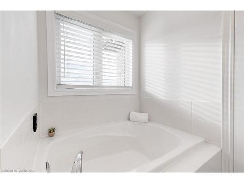 278 Fasken Court, Milton, ON - Indoor Photo Showing Bathroom