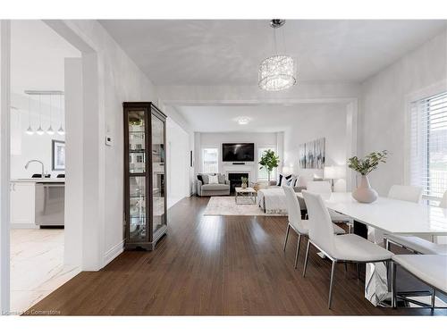 278 Fasken Court, Milton, ON - Indoor Photo Showing Dining Room