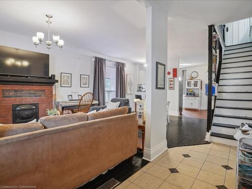 529 Wentworth Street N, Hamilton, ON - Indoor Photo Showing Living Room With Fireplace