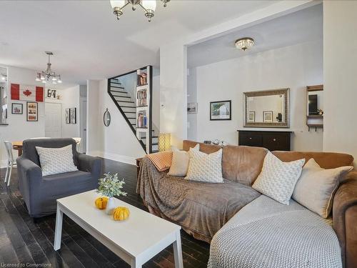 529 Wentworth Street N, Hamilton, ON - Indoor Photo Showing Living Room