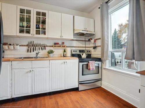 529 Wentworth Street N, Hamilton, ON - Indoor Photo Showing Kitchen