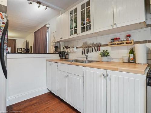 529 Wentworth Street N, Hamilton, ON - Indoor Photo Showing Kitchen With Double Sink