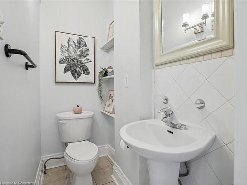 529 Wentworth Street N, Hamilton, ON - Indoor Photo Showing Bathroom