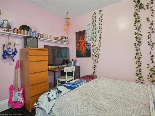 529 Wentworth Street N, Hamilton, ON - Indoor Photo Showing Bedroom