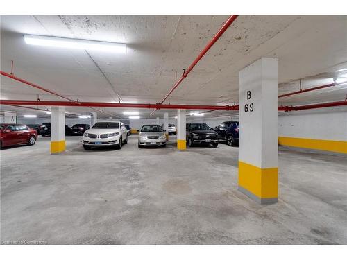 109-700 Dynes Road, Burlington, ON - Indoor Photo Showing Garage