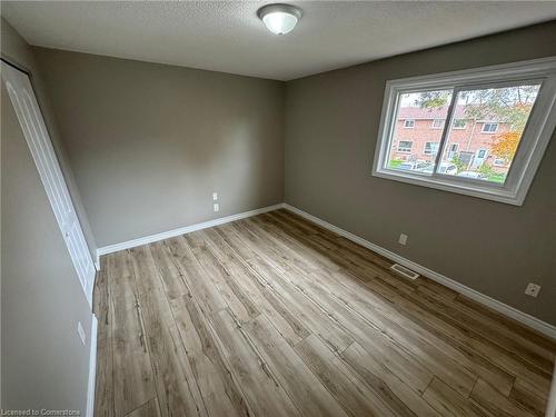 1-1208 Guelph Line, Burlington, ON - Indoor Photo Showing Other Room