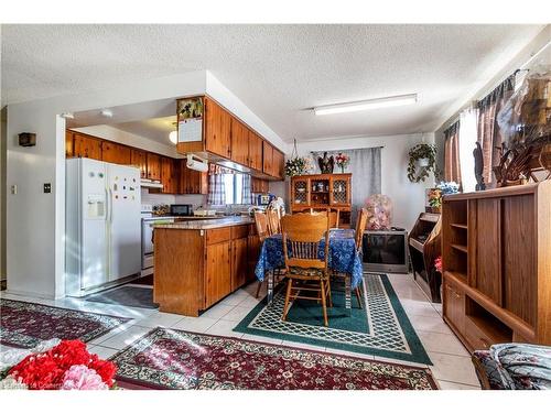 1295 Cannon Street E, Hamilton, ON - Indoor Photo Showing Kitchen