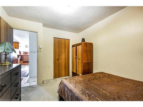 1295 Cannon Street E, Hamilton, ON - Indoor Photo Showing Bedroom