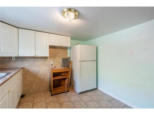 26 Huron Street, Hamilton, ON - Indoor Photo Showing Kitchen