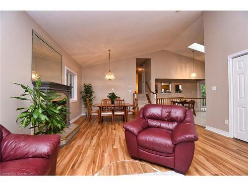 282 Winterberry Drive, Stoney Creek, ON - Indoor Photo Showing Living Room