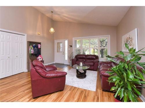 282 Winterberry Drive, Stoney Creek, ON - Indoor Photo Showing Living Room