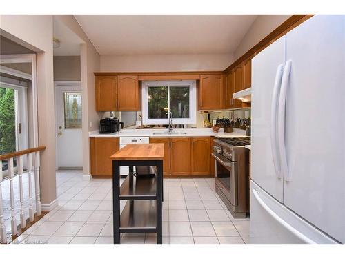 282 Winterberry Drive, Stoney Creek, ON - Indoor Photo Showing Kitchen